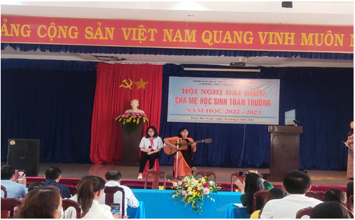 Hình ảnh tiết mục của cô và trò